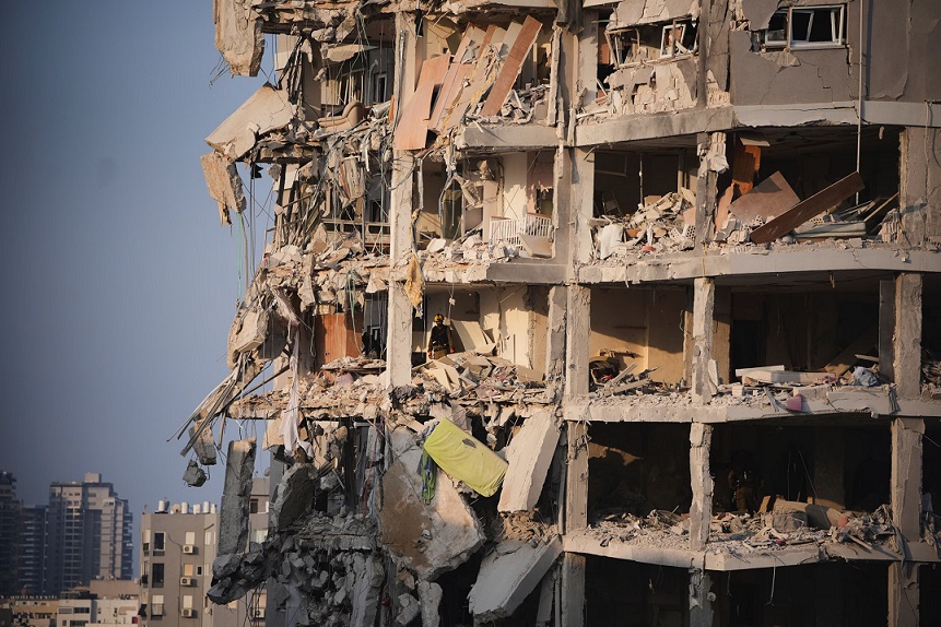 Dhisme uu ku dhacay gantaal laga soo tuuray Iran1.jpg